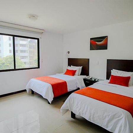 פריירה Hotel Pinares Plaza מראה חיצוני תמונה