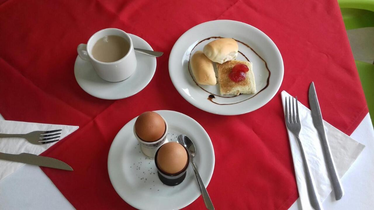 פריירה Hotel Pinares Plaza מראה חיצוני תמונה