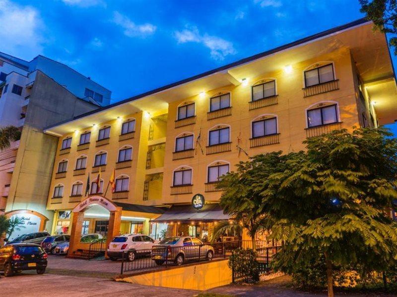 פריירה Hotel Pinares Plaza מראה חיצוני תמונה
