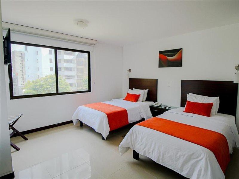 פריירה Hotel Pinares Plaza מראה חיצוני תמונה