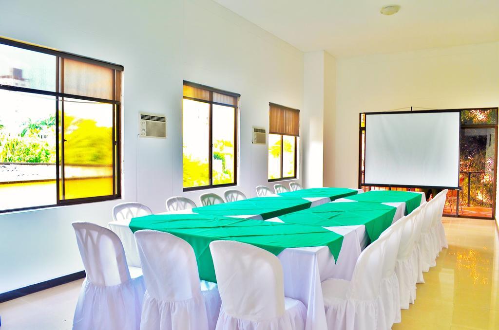 פריירה Hotel Pinares Plaza מראה חיצוני תמונה
