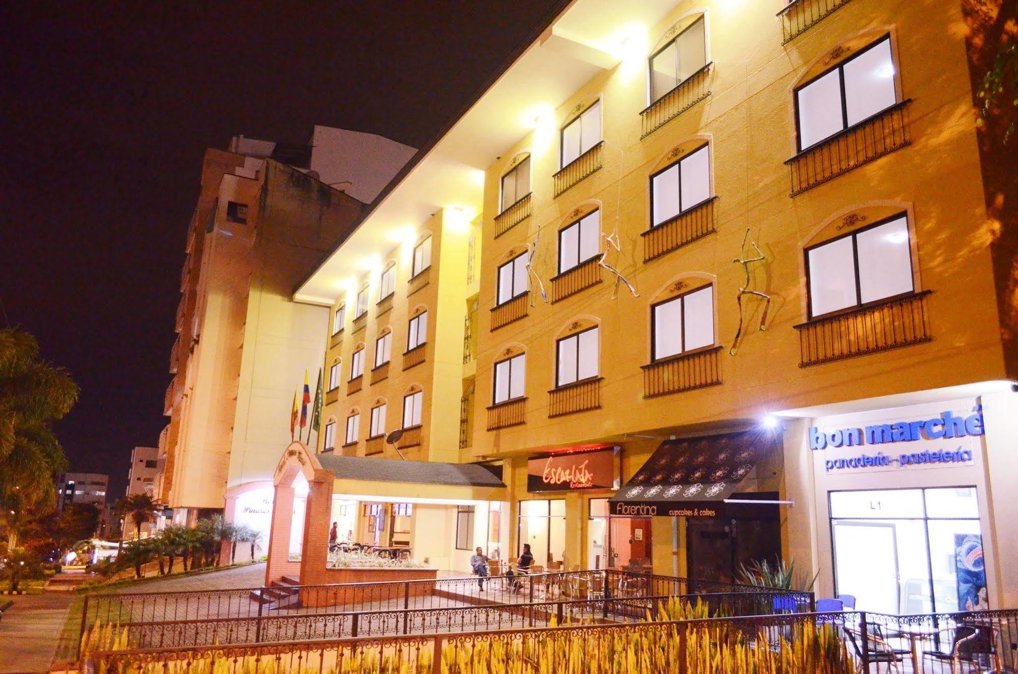 פריירה Hotel Pinares Plaza מראה חיצוני תמונה