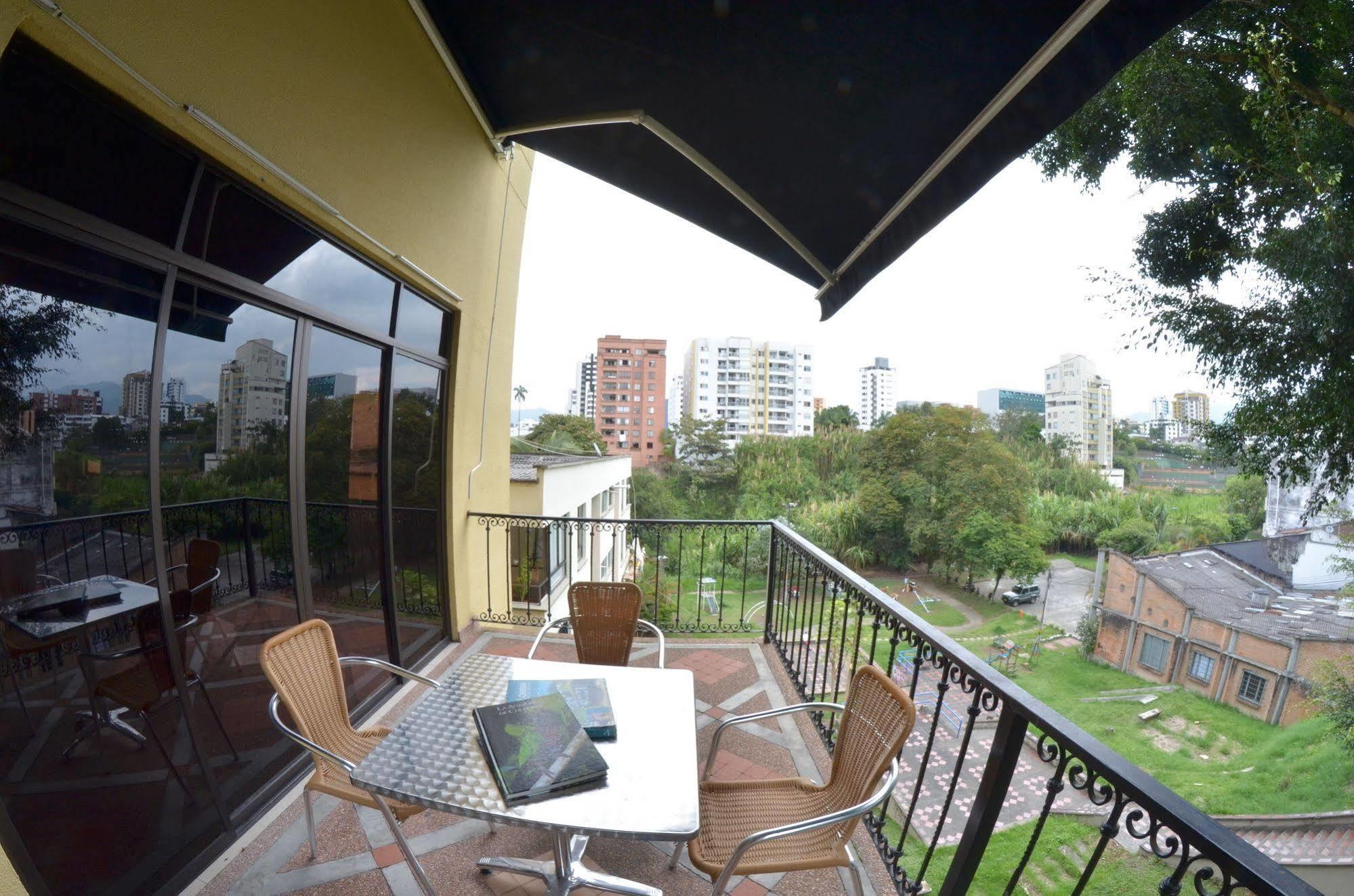 פריירה Hotel Pinares Plaza מראה חיצוני תמונה