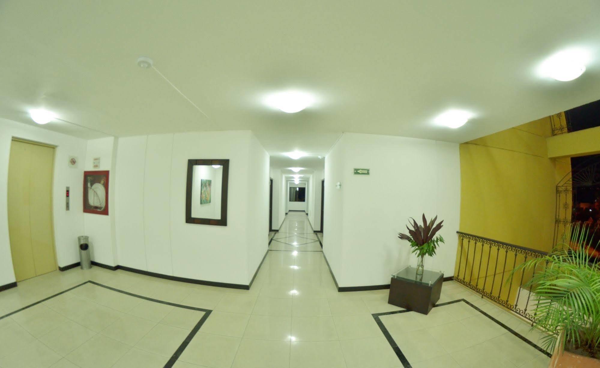 פריירה Hotel Pinares Plaza מראה חיצוני תמונה